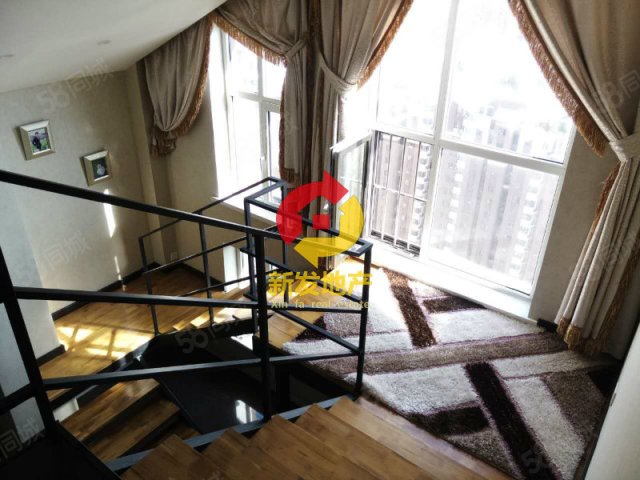 缺跃三层空中大别墅建筑面积88平使用面积23