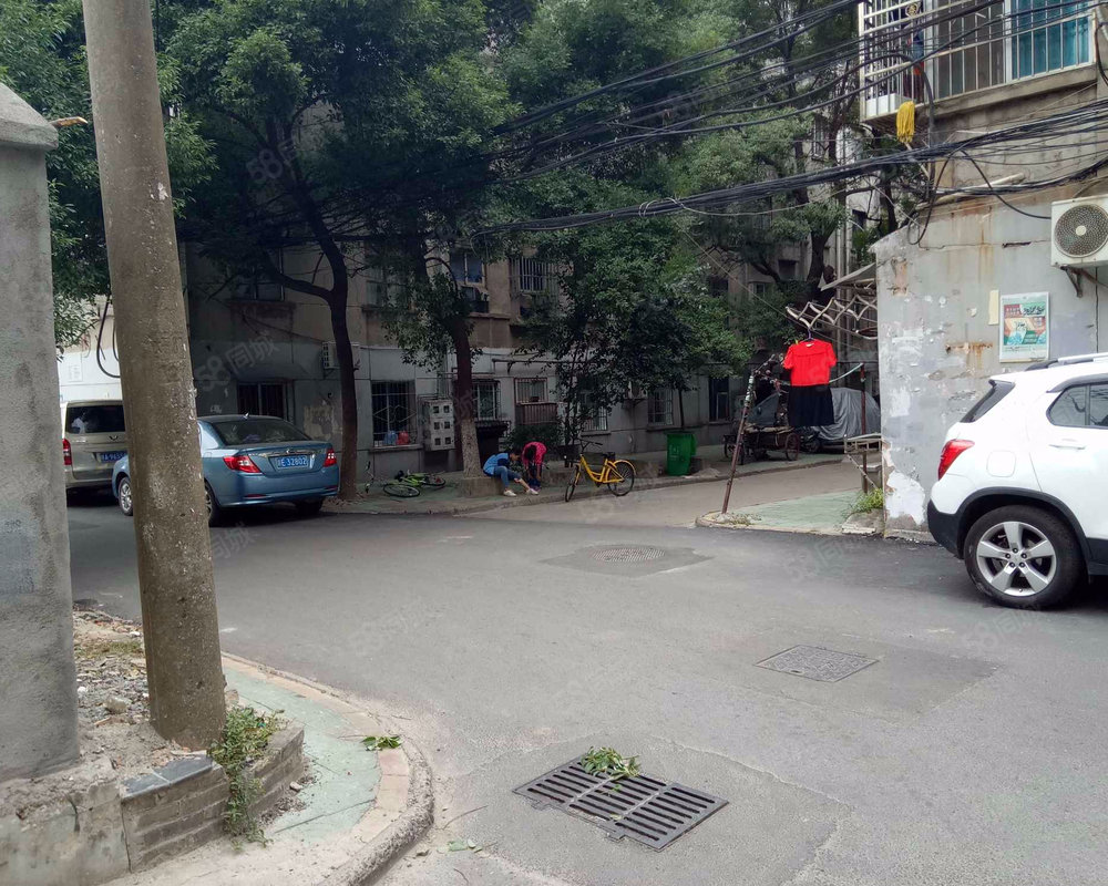 何坊西路京山小区