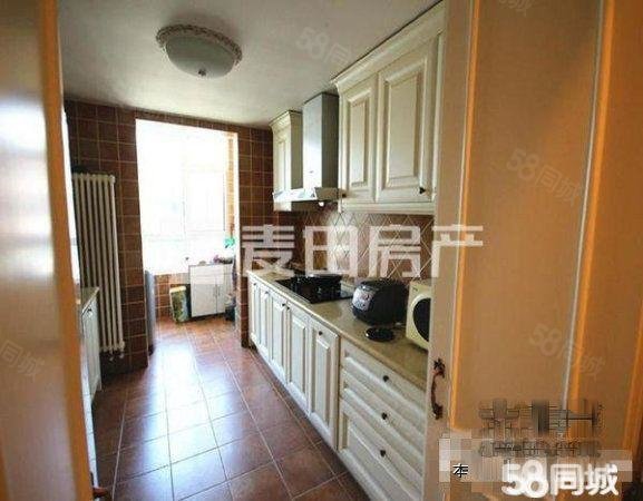 槐安路沿线 精装5室 跃层 带50平米健身房 南北