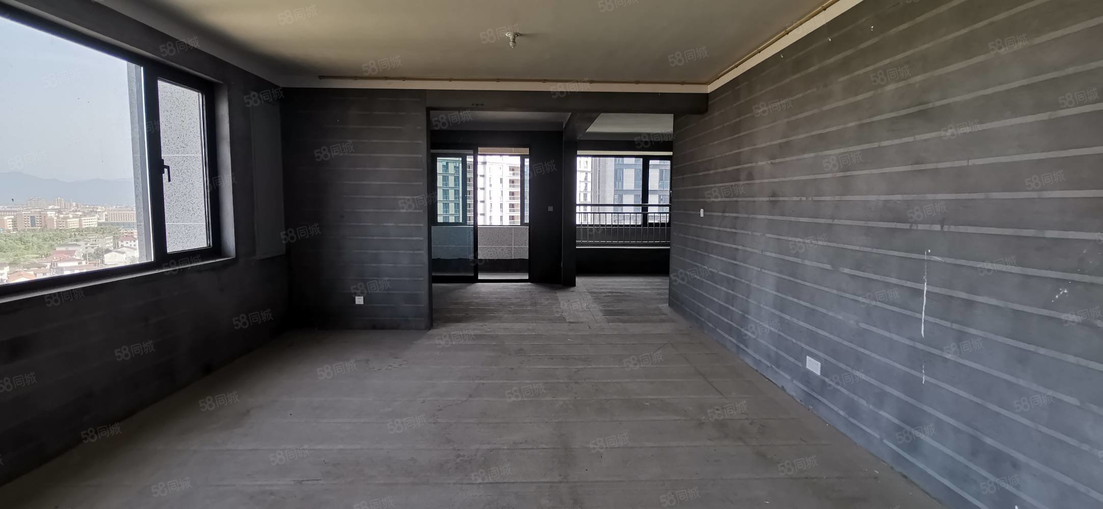 平大户型湖景房,带车位金义学去,高品质小区,万固东方樾-金华58同城