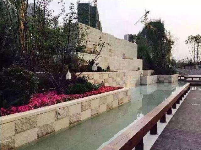 荷兰村双地铁首付一万 学区 美的城品牌物业中