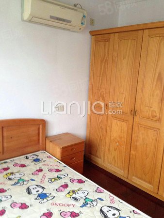 【7图】东力新村 上门实拍 申江路地铁口 交通