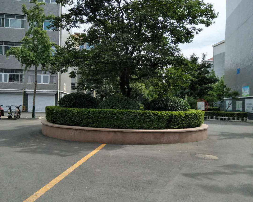 侯家豪璟名苑