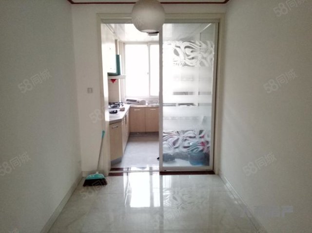 【7图】胶州香港花园 婚装未住 看房方便 封闭