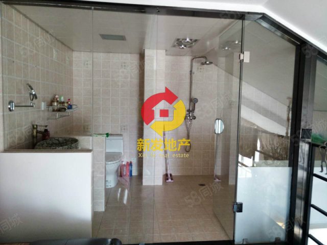 缺跃三层空中大别墅建筑面积88平使用面积23