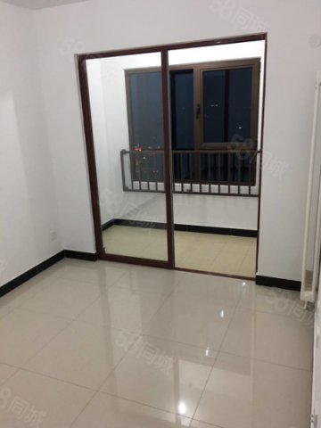 【6图】良乡区政府附近交通便利出行方便 电梯