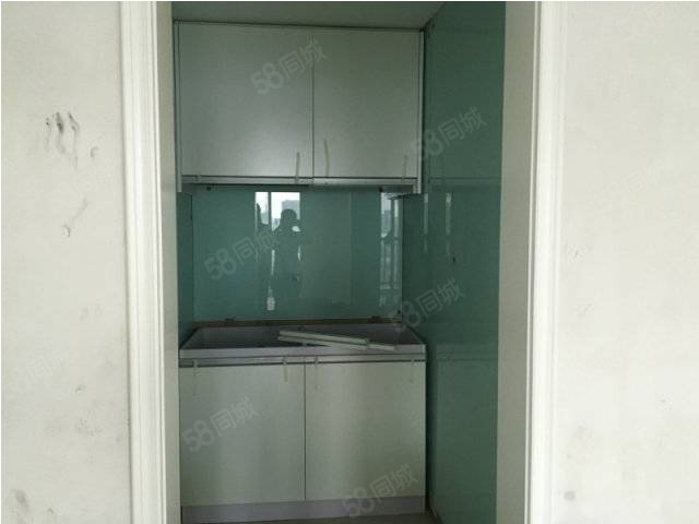 地铁房 惠工广场 精装修 住宅手续可注册公司-