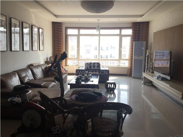 黄河大街 乐购后身圣康家园 顶楼带花园 装修好