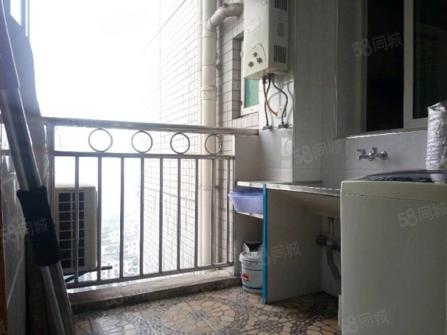 【11图】杨家坪直港大道 房交所楼上 精装修三