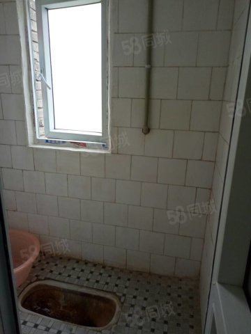 片真实 看房方便,三二四医院旁边江北房交所背