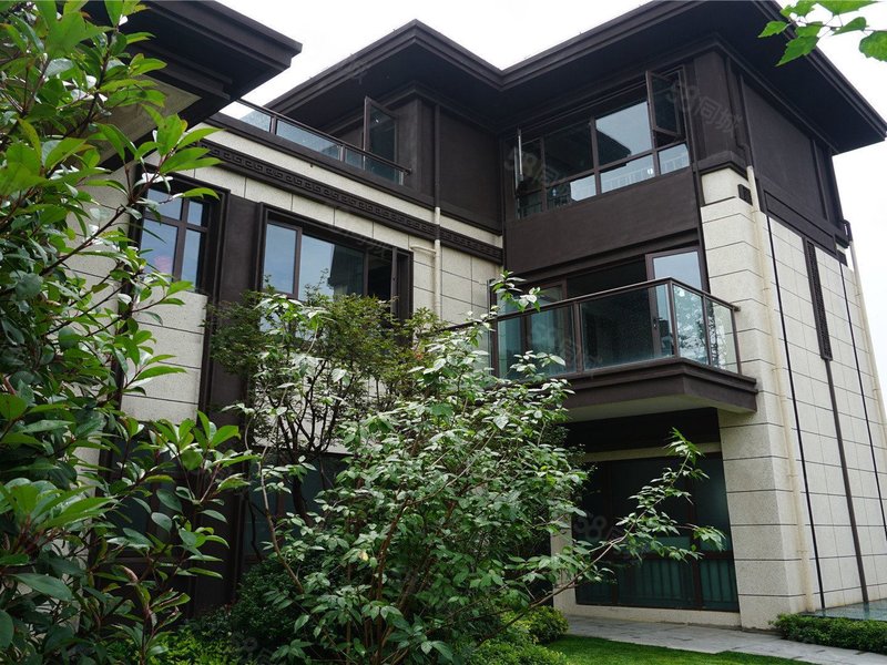 直降120万!绿地健康城 合院别墅 一线观滇100平花园