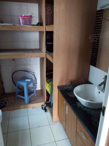 长岭市妇幼对面 安静安全 板楼电梯小高层 停车