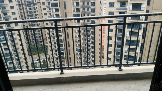 中南红领邦全新毛坯房,116平米,单价5680