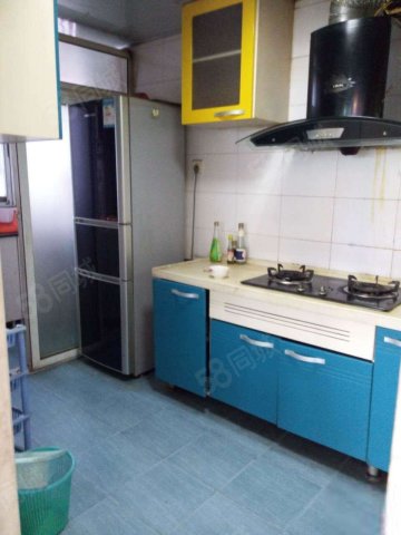 长岭市妇幼对面 安静安全 板楼电梯小高层 停车