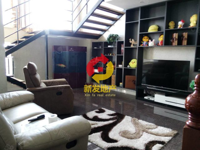 缺跃三层空中大别墅建筑面积88平使用面积23