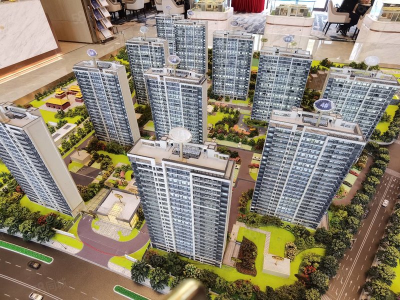 横店一线江景 轻轨房 中南漫悦湾维一 骰资居住守选 轻轨站旁