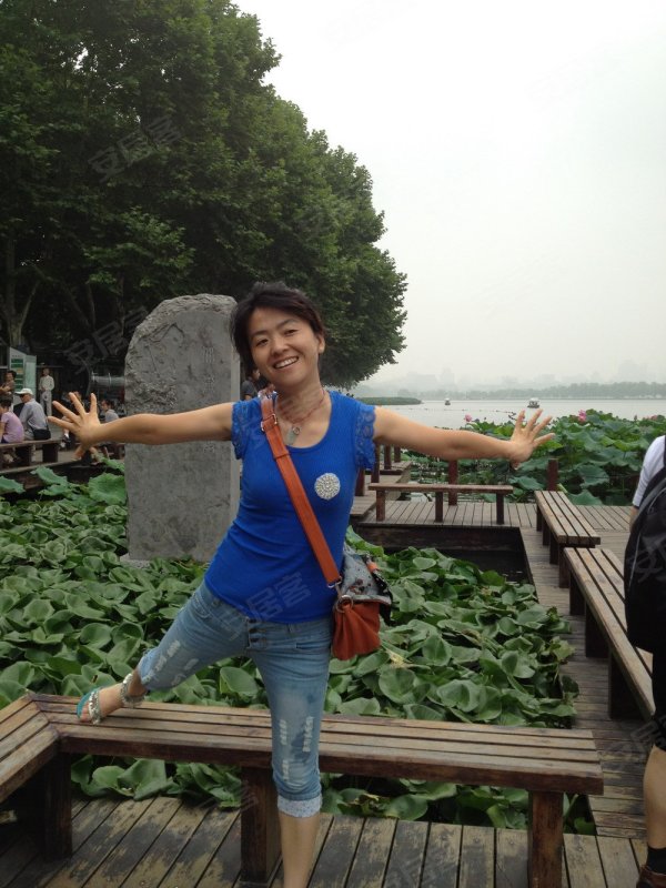 胡<em>亚妹</em>生活照 - 我爱我家 我爱我家马市街店租