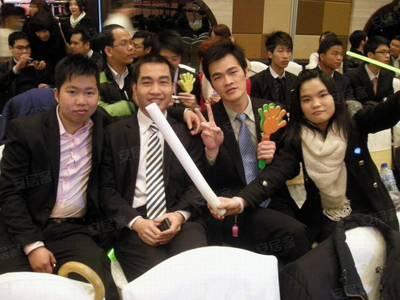 何连欣生活照 - 满堂红 罗湖店