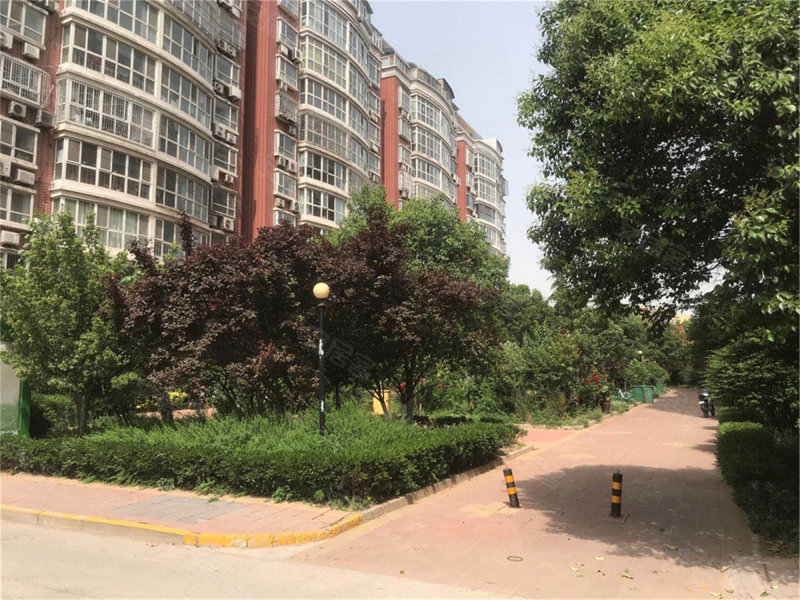 卧龙花园龙泰苑