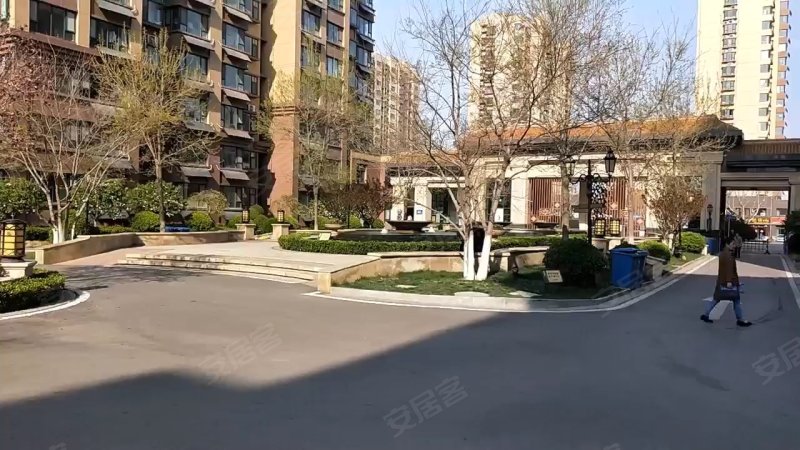 龙都容郡