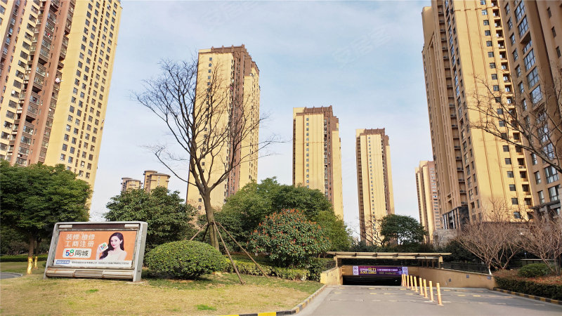 绿都万和城阳湖郡