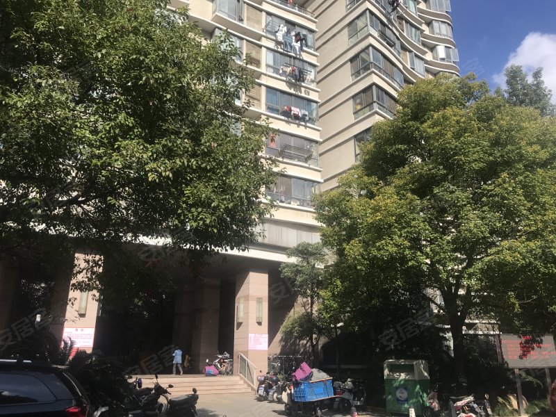 三花现代城香梅苑