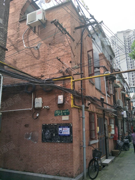 多伦路201弄双庆里小区