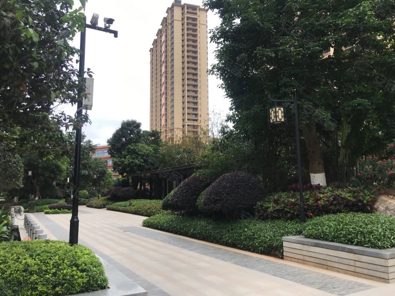 万昌东方巴黎湖岸,江滨路,近胜利路-玉林万昌东方巴黎