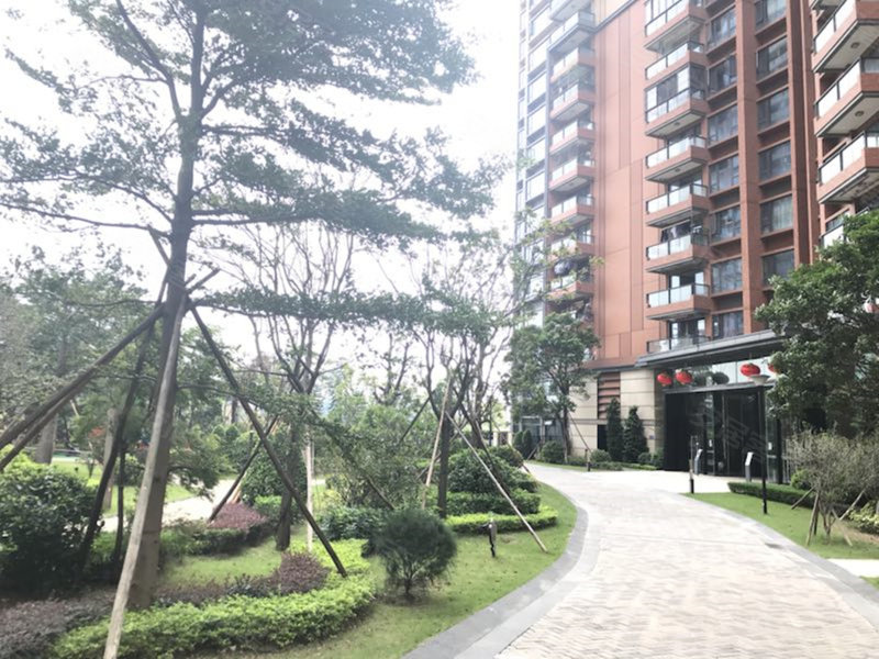 新鸿基泷景(五期)