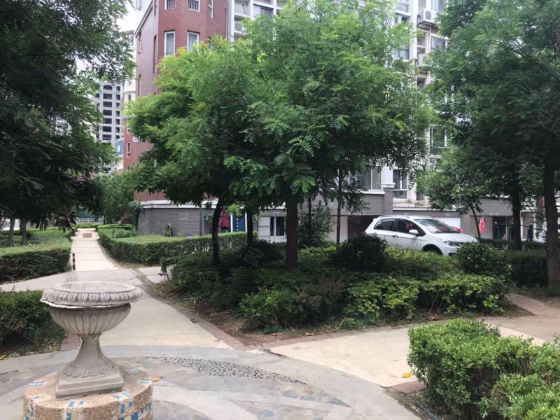 怡景天鹅湖