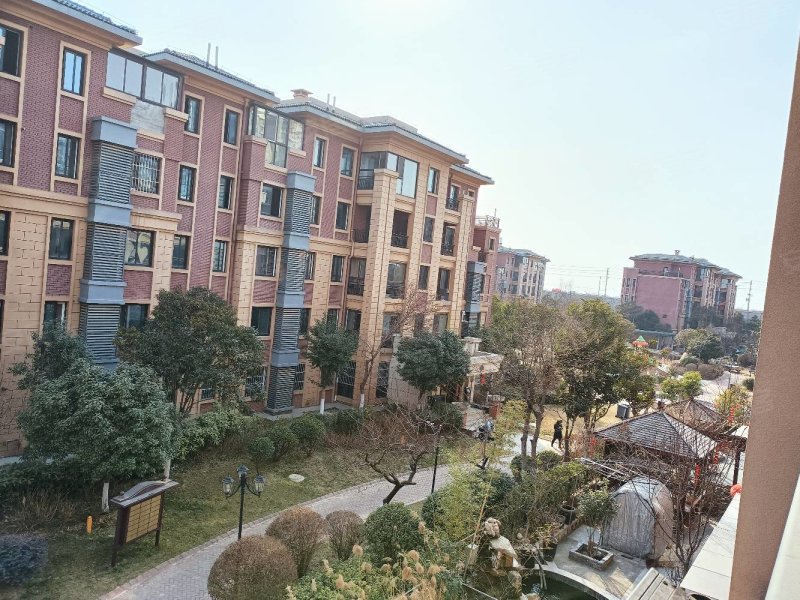 观澜郡多层洋房带入户花园纯毛坯
