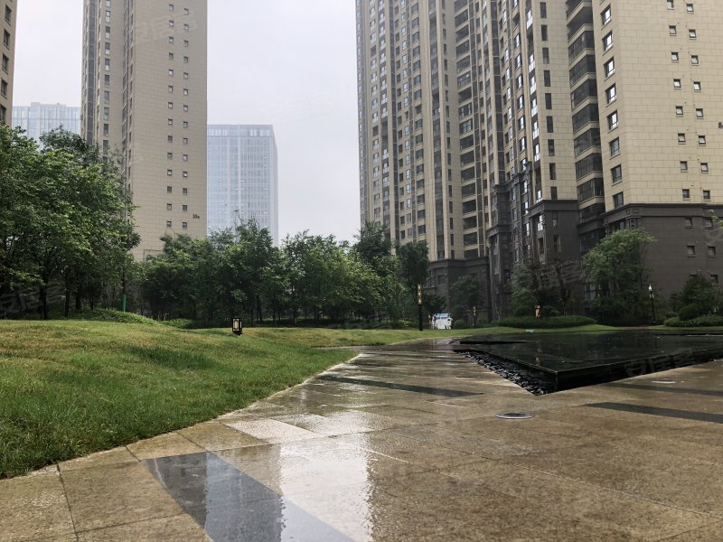 世茂璀璨倾城,御井路,近汉渠北路-西安世茂璀璨倾城房