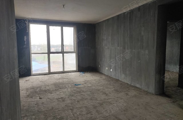 麟芝苑4室2厅160㎡45万二手房图片