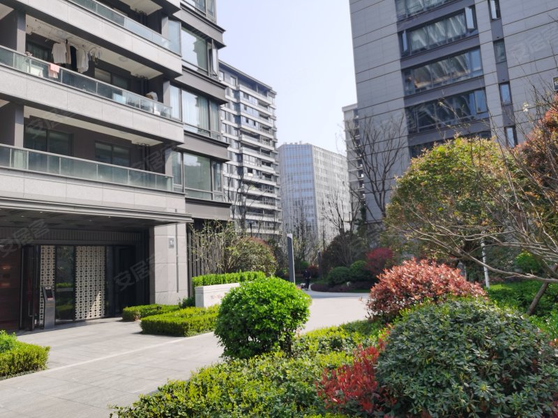 越秀招商天悦江湾(公寓住宅)