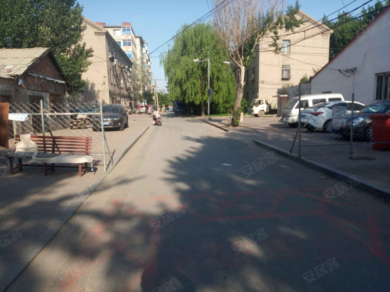 新东三街4号小区