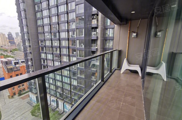 上海房产网>上海小区>静安小区>西藏北路小区>华侨城苏河湾行政公馆