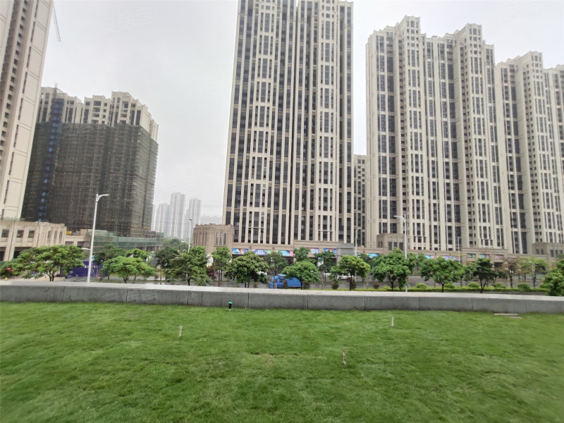 新鸿基泷景(七期)