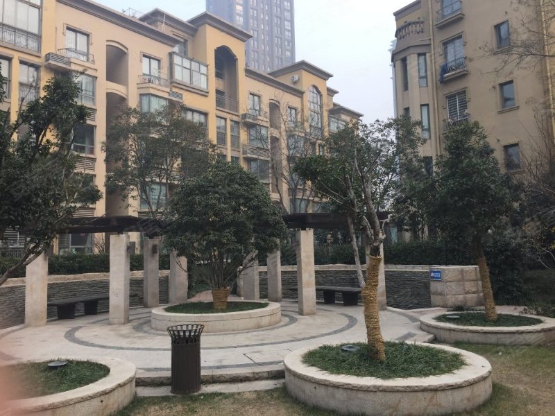 普罗旺世塞纳维斯,国基路,近索凌路-郑州普罗旺世塞纳