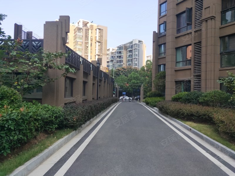 百步亭现代城四区,百步亭花园路-武汉百步亭现代城四