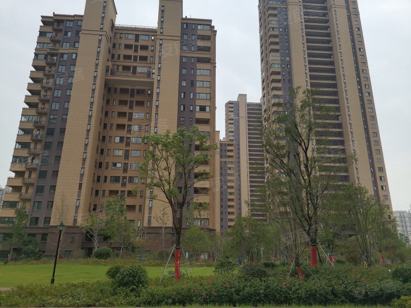 深业华府春天里