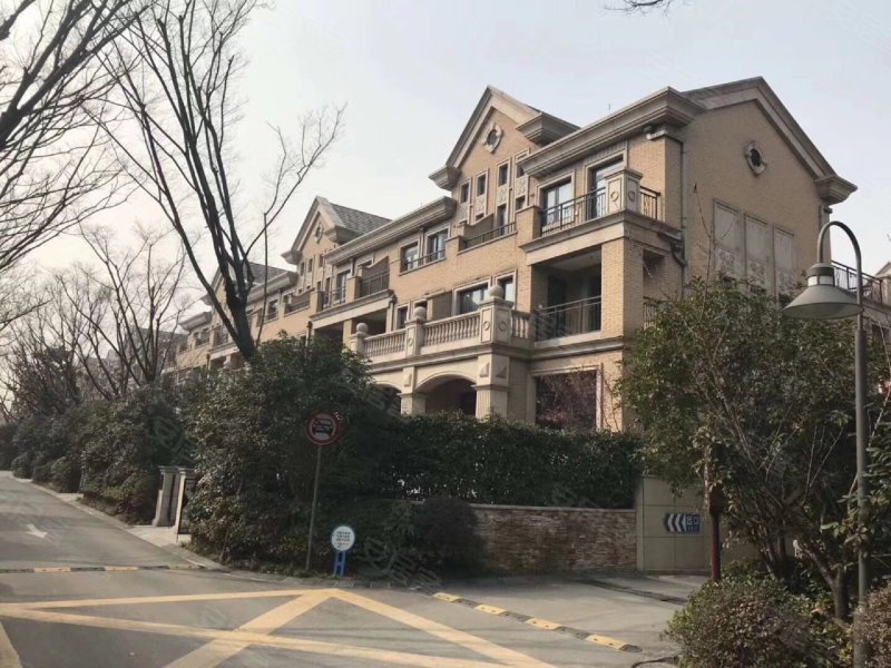 新虹桥君悦湾墅