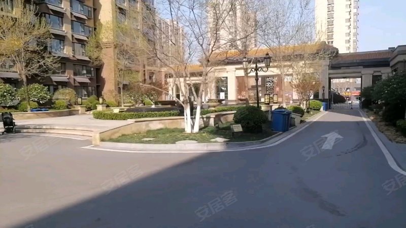 龙都容郡