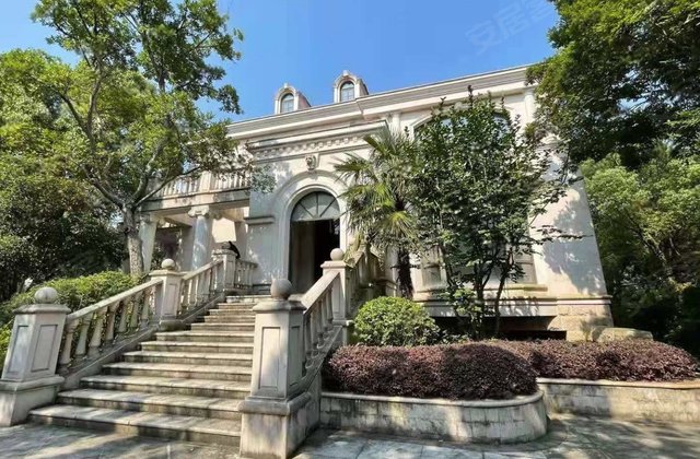 佘山月湖山庄3室2厅620.4㎡3600万二手房图片