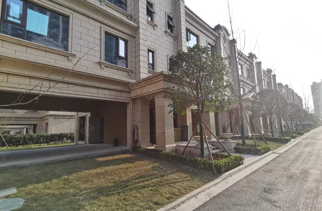 成都房产网>成都小区>温江小区>万春镇小区>鹭湖宫11区(别墅)>