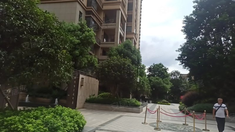 万昌东方巴黎湖岸,江滨路,近胜利路-玉林万昌东方巴黎