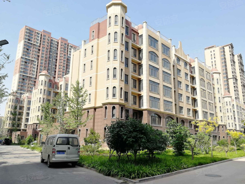 万国园白金汉府