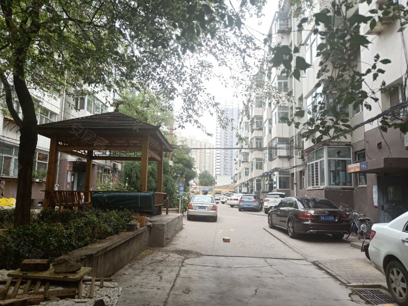 公交双西大院小区,双塔西街53号-太原公交双西大院房
