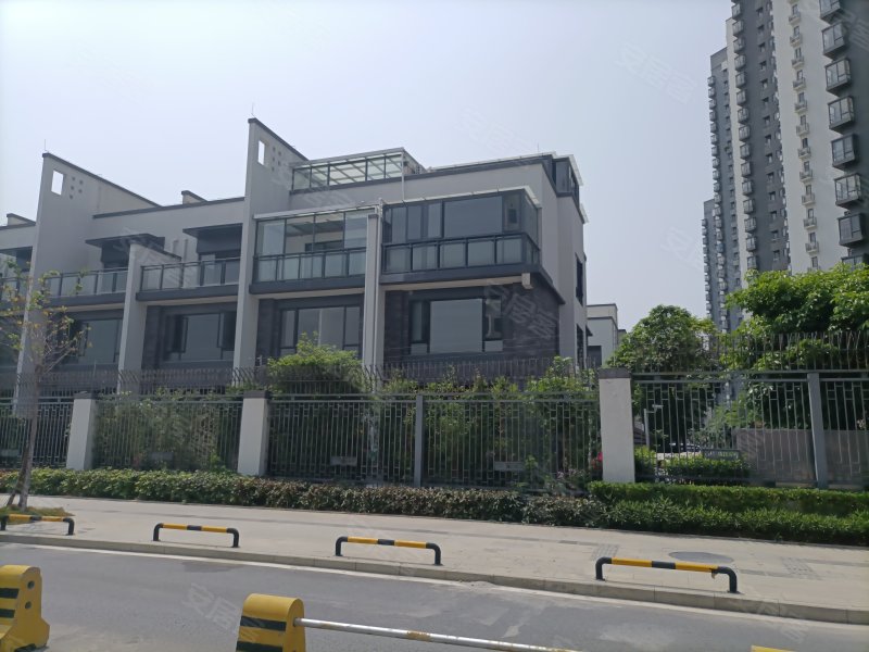 万科珠江东岸(别墅)