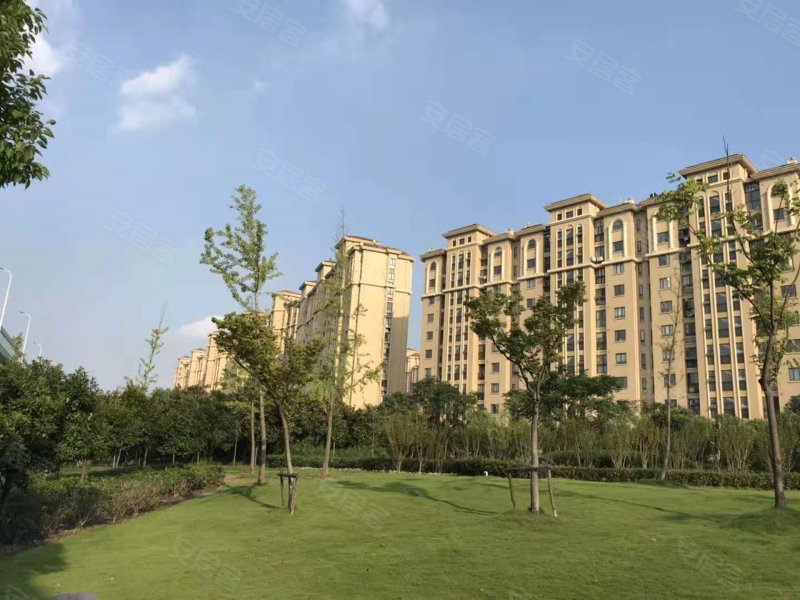 环球翡翠湾花园(公寓住宅)