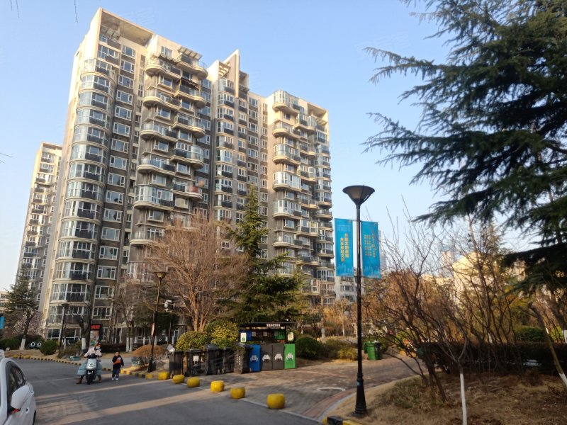 鲍德现代逸城(商住楼)
